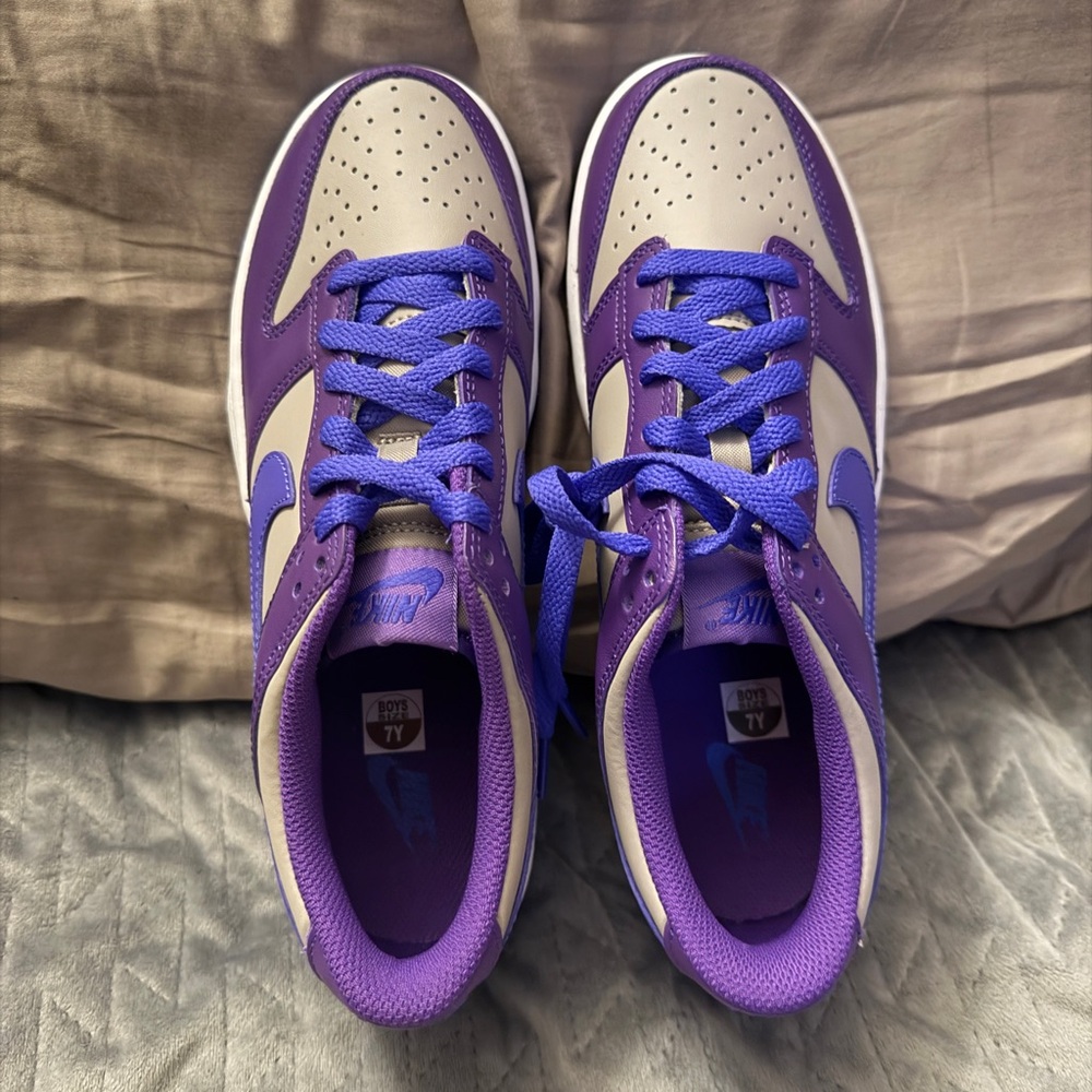 Nike
Dunk gs
Nwot - Picture 4 of 11